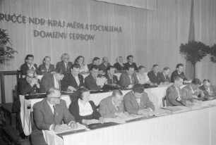 Präsidium des V. Bundeskongress der Domowina in Bautzen : Prezidij na V. zwjazkowym kongresu Domowiny w Budyšinje : Bautzen / Budyšin
