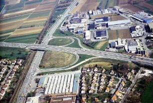 Autobahnstrecke Stuttgart-Feuerbach und Bebauung Unterführung der B 295 in km 577,437 Blick in Richtung Ost.