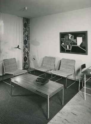 Tisch "Mod. 21 885" und Sessel "Mod. 1152 / K" von Helmut Magg