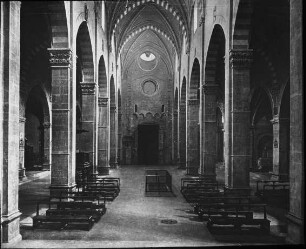 Florenz, S. Trinita, Inneres, Langhaus nach Westen