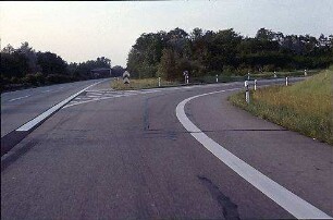 Ausfahrt Ost von Hauptfahrbahn Ost (Basel Richtung Karlsruhe)/Einfahrt in Hauptfahrbahn Nord der Verbindung nach Frankreich