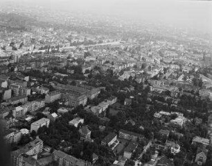 Luftaufnahme, Blick von Süden in die Breite Straße zwischen Lutherstraße und Albrechtstraße. Berlin-Steglitz, Breite Straße