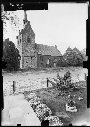 Blandikow (Heiligengrabe-Blandikow). Dorfkirche (1886/1887). Ansicht von Südwest