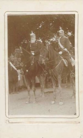 Brustbild von Großherzog Friedrich I. von Baden und inbekannter Uniformierter zu Pferde
