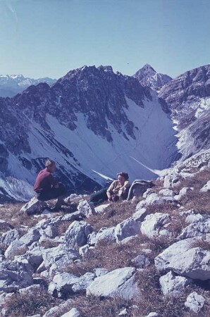 Mittenwald. Wanderer bei einer Rast