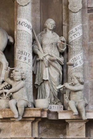 Grabmal für Fürst Georg Friedrich von Waldeck (1620-1692) — Zweites Geschoss mit Reiterfigur und Tugenden — Allegorien der Tugenden — Justitia