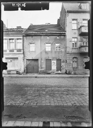 Bernau, Brüderstraße 18. Wohnhaus mit Laden (Augenoptik). Straßenfront