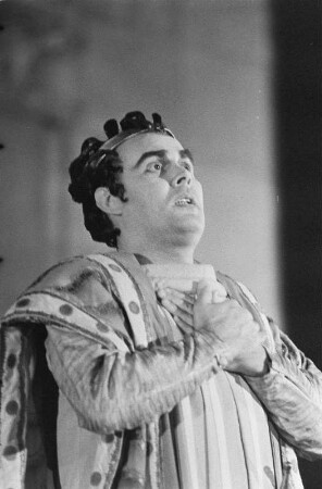 Szenenbilder aus der Tragödie "Alkestis" von Euripides im Pergamonmuseum Berlin, November 1958 : Tragödie