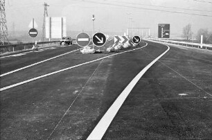 Ottmarsheim: Autobahndreieck Neuenburg - Ottmarsheim; Umleitung an der nicht fertigen Rheinbrücke
