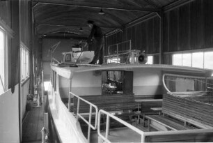 Reinigung und Instandhaltung des städtischen Motorbootes "Friedrich Töpper".