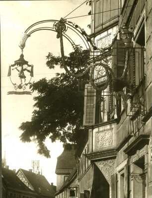 Schmiedeeisernes Wirtshausschild "Zum Engel". Vergl. FIg2 006-007