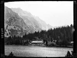 Hohe Tatra, Blick über den Poppersee zur Majlatthütte
