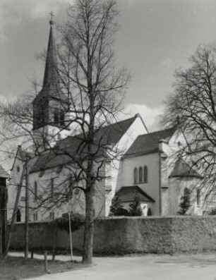 Ottendorf-Okrilla. Dorfkirche : Ottendorf-Okrilla (Kreis Kamenz). Dorfkirche. Ansicht von Südosten