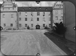 Trebsen/Mulde. Schloß (1509-1527). Haupteingangsfront von Südwest