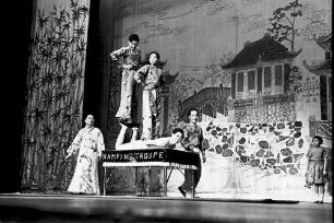 Wintergarten: Namping Truppe; (Chinesen)