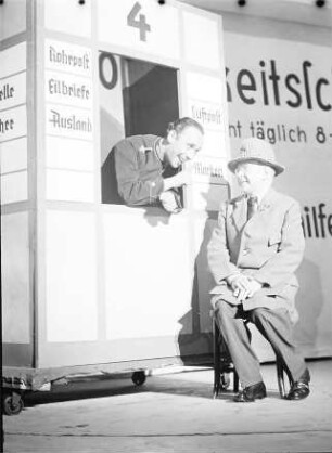 Kabarett der Komiker: "Gib ihm"; Rudolf Platte, Wilhelm Bendow am Schalter