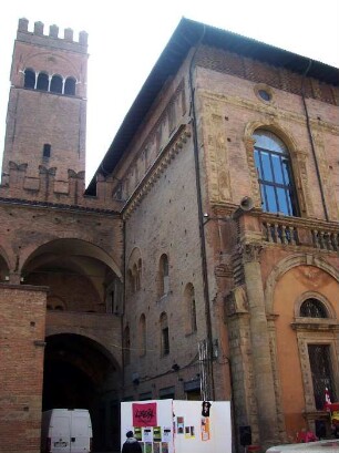 Bologna: Palazzo di Re Enzo und Palazzo del Podestà