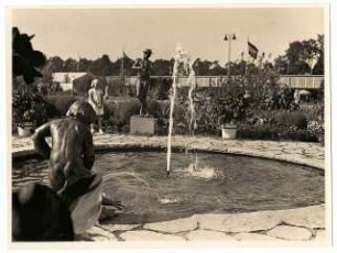 Deutsche Gartenbau- und Schlesische Gewerbe-Ausstellung (GUGALI), Liegnitz: Bronzefigur Flötenspieler