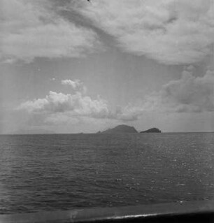 Meer : Blick über das Meer in Richtung einer Insel