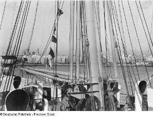 Blick zu Atlantikfront der Altstadt mit Kathedrale