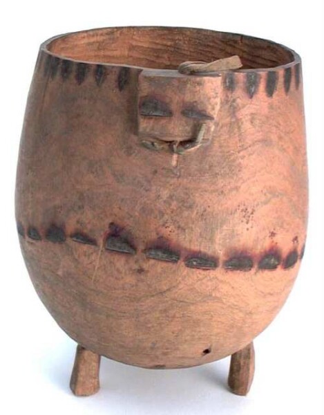 B02932 Vessel; pot