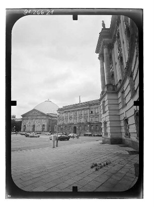 Berlin : August-Bebel-Platz, Kommode