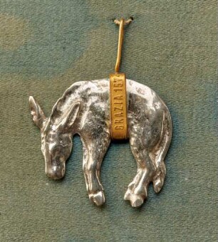 Anstecknadel in Form eines Esels