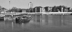 Charite mit Alexanderufer
