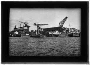 Kiel. Hafen mit Werft