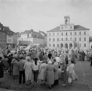 Weimar. Rathaus mit Marktplatz