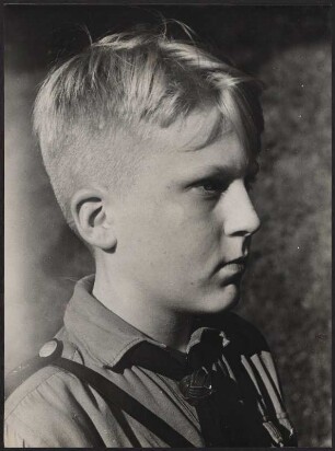 Portrait eines Hitlerjungen