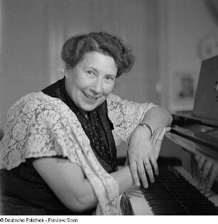 Porträt Pianistin Elfriede Clemen (1903-1985)