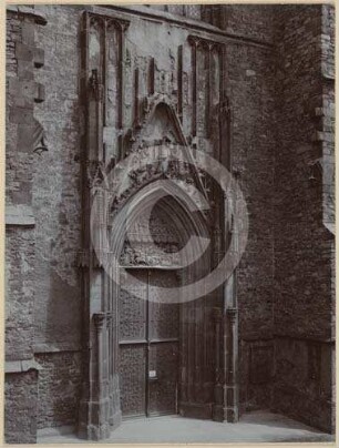 Westportal der katholischen Pfarrkirche Striegau