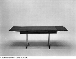 Ausziehtisch (Modell T 145/9)