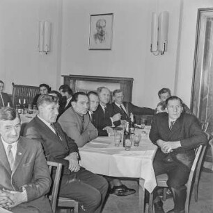 Veranstaltung S-Haus-Saal : Bautzen. Veranstaltung im Haus der Sorben, Postplatz 2. Blick in den Saal mit Teilnehmern