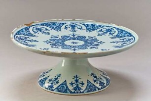 Blaubemalte Fußschale