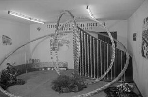 Ausstellungsraum mit Stahlseilen der Drahtseilerei Gustav Kocks AG, Mühlheim an der Ruhr