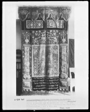 Torahvorhang aus der Synagoge in Kassel