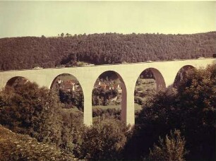 Drachenlochbrücke, km 152,933 Die Brücke wurde 1935 - 1937 gebaut, 1945 gesprengt und 1949/50 wieder aufgebaut.