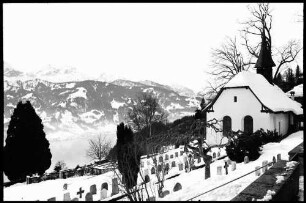 Beatenberg: Friedhof und Kirche im Schnee