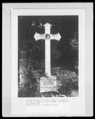 Grabkreuz für Peter Joseph Lenné und seine Ehefrau Friederike