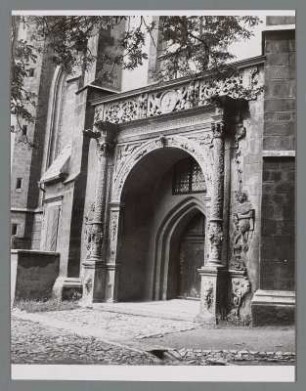 Jauer (heute Jawor in Niederschlesien Polen). Südportal an der 1242 erstmals erwähnten gotischen St. Martin-Kirche