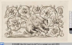 Laubwerk mit Bär