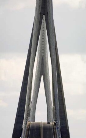 Frankreich. Basse Normandie. Calvados. Pont de Normandie. Brücke über die Seine Muendung
