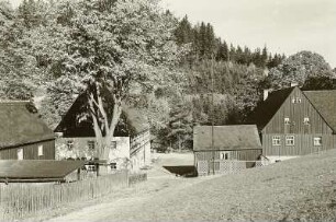 Osterzgebirge. Gasthaus "Talsperre Lehnmühle" unterhalb der Sperrmauer