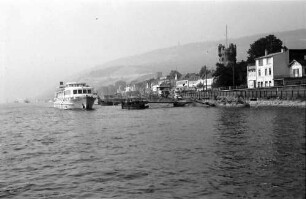 Rüdesheim: Ankunft von M.S. Prinses Margriet an der Reede