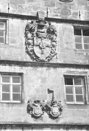 Wolframs-Eschenbach: Haus und Wappen [Rathaus]
