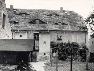Glockengießerei in Kleinwelka : Handwerkstechniken - Glockengießerei und Glocken. Ort: Mały Wjelkow / Kleinwelka. Zinzendorfstraße, Hofansicht des Hauses Gruhl (Glockengießerei)
