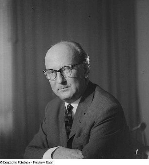 Porträt Prof. Dr. Werner Hartmann