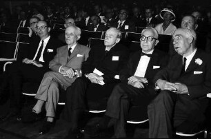 12. Tagung 1962 Physik; Eröffnung 25.6.1962: Sitzreihe: John Bardeen, Max Born, Paul Dirac, Isidor I. Rabi, Nils Bohr